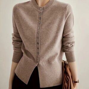 Beautiful Knit Cardigan Long Sleeve Button Up Khaki XL